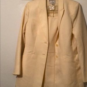 Le Suit ladies business suit